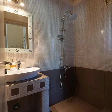 Villa Relaxing Pool House In Lagonisi 2 Kalivia Thorikou
