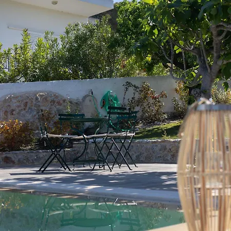 Villa Relaxing Pool House In Lagonisi 2 *