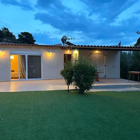 Relaxing Pool House In Lagonisi 2 Villa Kalivia Thorikou